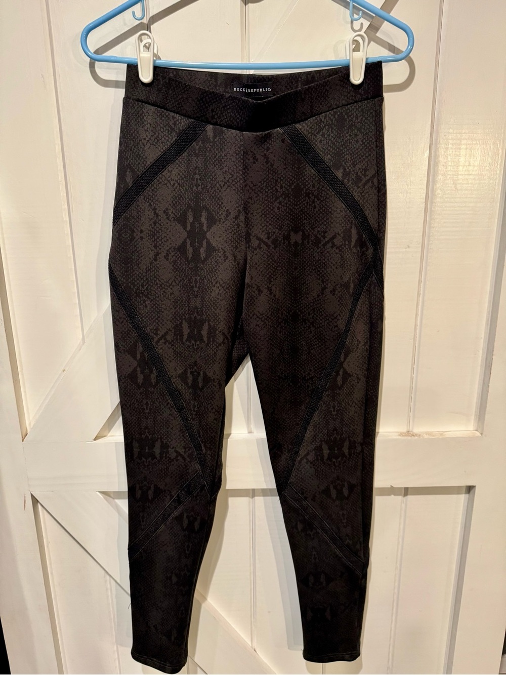 Rock & Republic Snakeskin Print Leggings Black Gray High Rise Size Medium